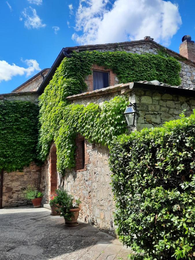 Borgo Livernano - Farmhouse With Pool Radda in Chianti Eksteriør billede