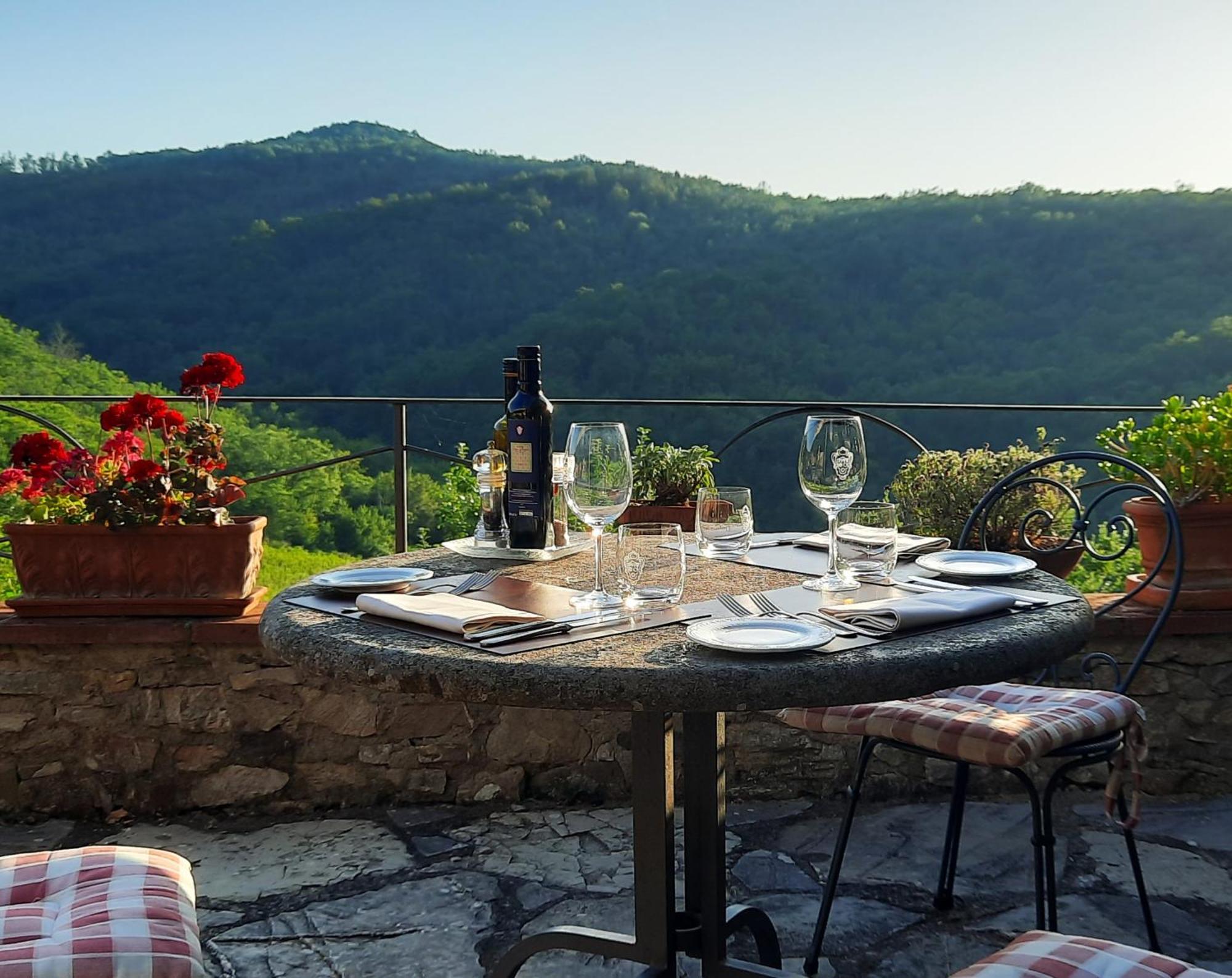 Borgo Livernano - Farmhouse With Pool Radda in Chianti Eksteriør billede